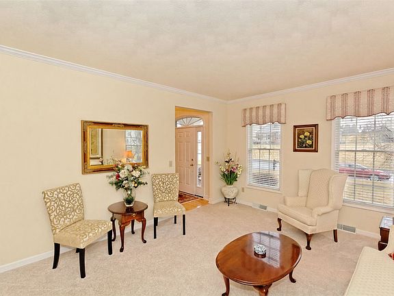 4th image of 12 Wayfield Ln