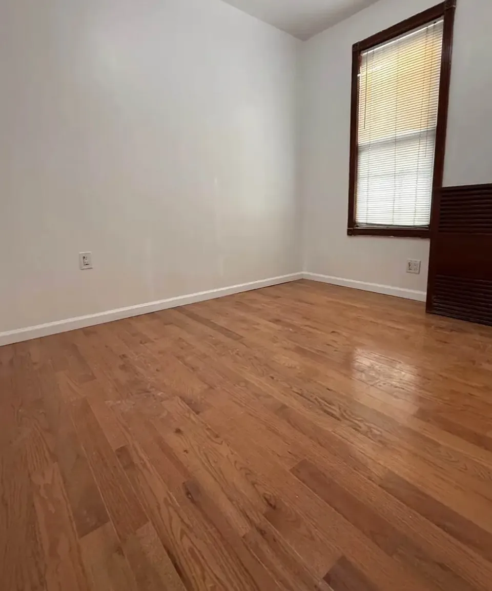 3 bed, 700 sqft, $2,800 — Photo 3