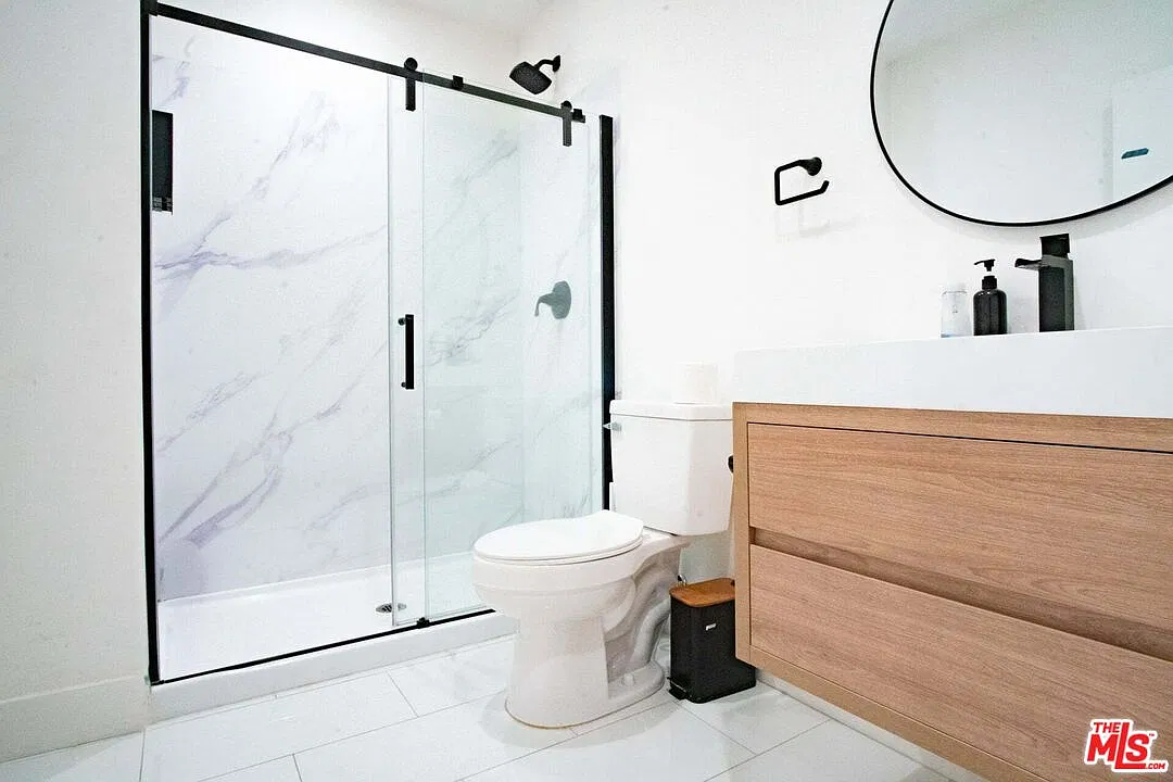 1 bed, 1.0 bath, 595 sqft, $2,400 — Photo 2