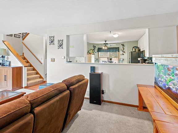 5th image of 18930 Hiview Dr #18940
