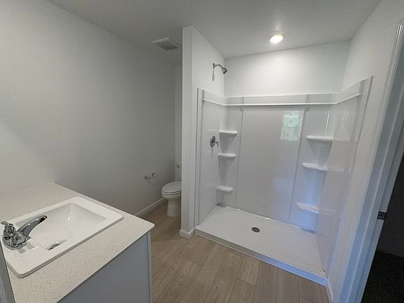 3rd image of 435 Artemis St