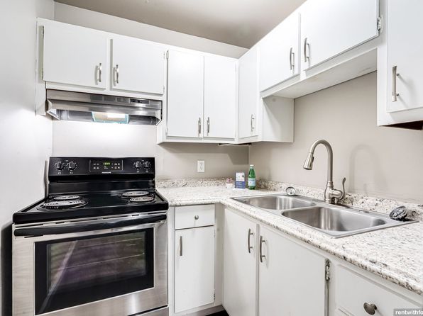 671 S Western Ave #102