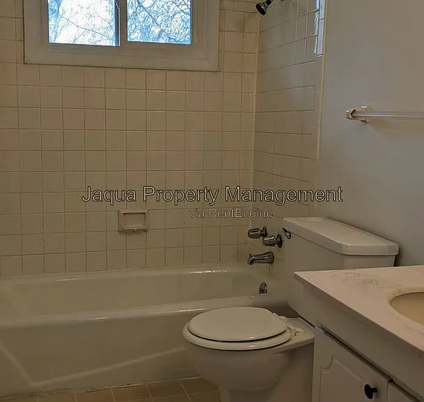 2135 Cambridge Dr #2-D — Photo 10