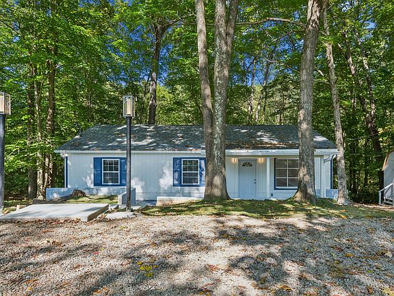 3rd image of 1010A Cherokee Ct