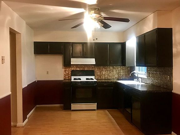 2nd image of 2701 Strawbridge Pl