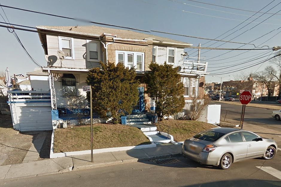 2nd image of 306 Beach 27th Street