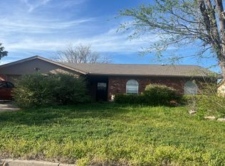 7825 NW Morrocco Dr, Lawton, OK 73505