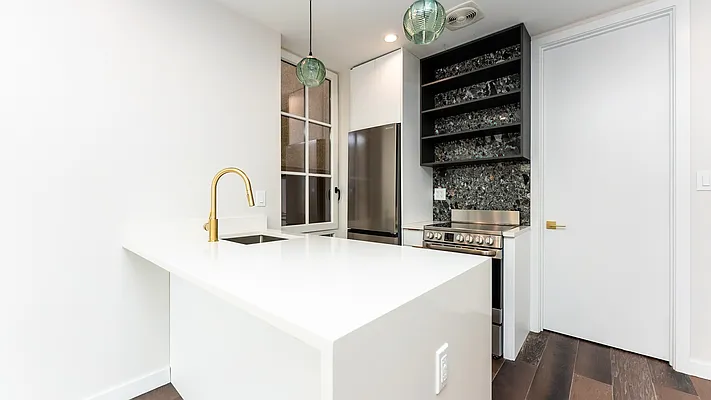 Rented by Nooklyn NYC LLC | media 17