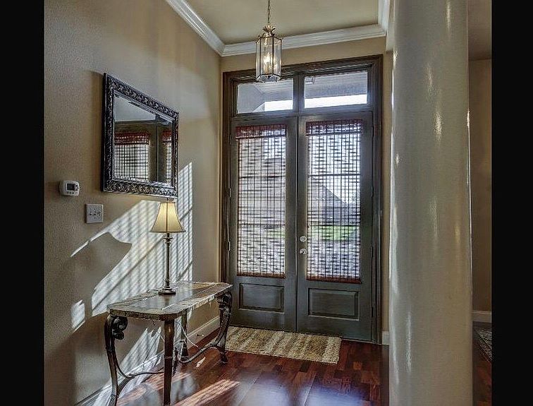 1st image of 22495 Balmoral Dr