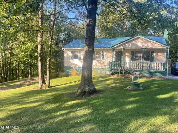 28 Cochran Dr, Duncansville, PA 16635