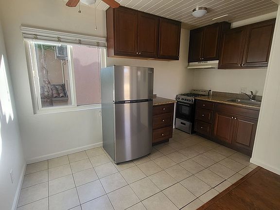 3rd image of 4080 Lamont St #10
