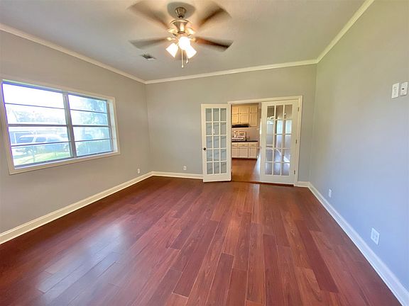 3rd image of 106 Pine St