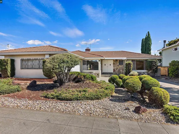 21686 Gail Dr, Castro Valley, CA 94546