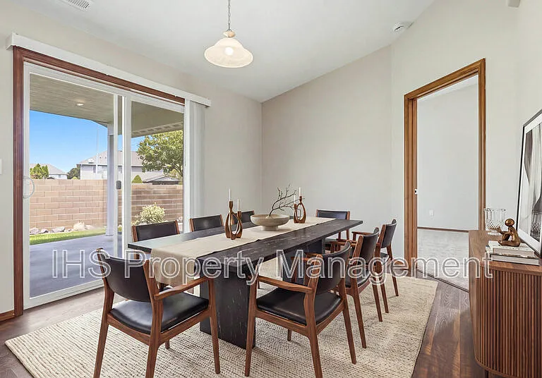 5520 Leon Ct — Photo 3