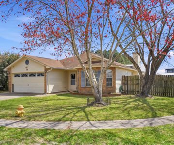 94 Ruby Cir, Mary Esther, FL, 32569