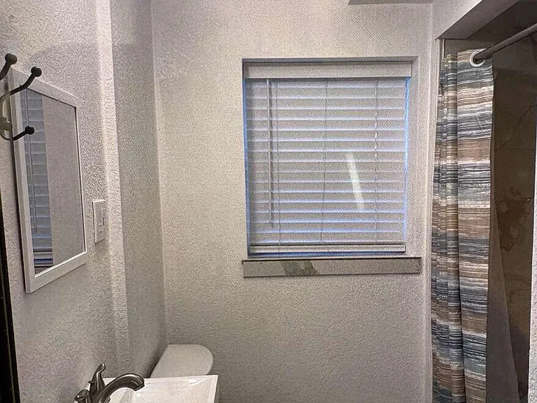 135 S Arizona Ave #1/2 — Photo 5