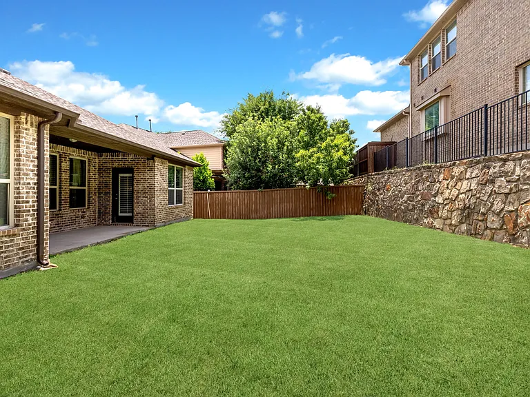 900 Sonoma Dr — Photo 20