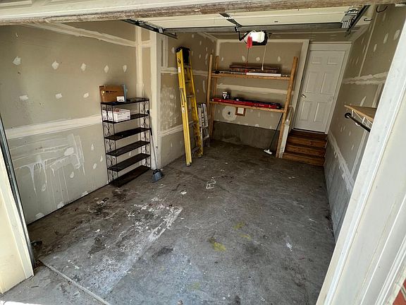 4th image of 4644 Battenburg Ln