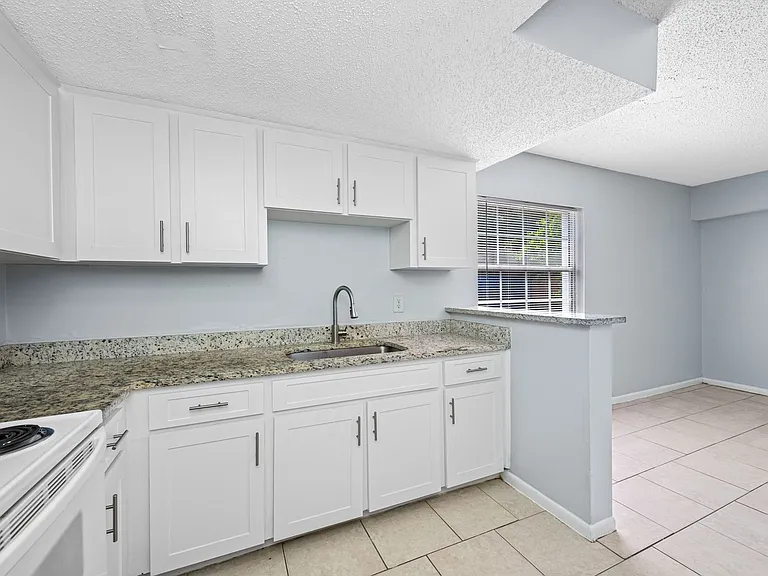 5113 N Nebraska Ave — Photo 10