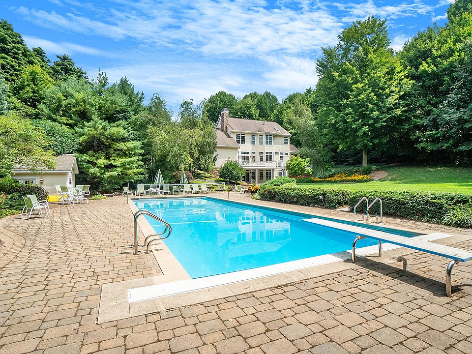 1st image of 6446 Oakridge Dr