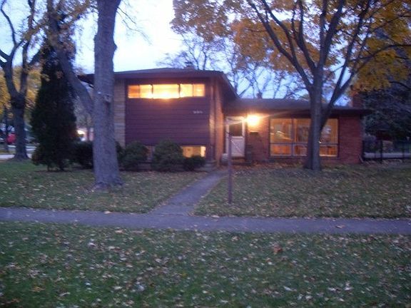 2nd image of 302 W Pleasant Hill Blvd