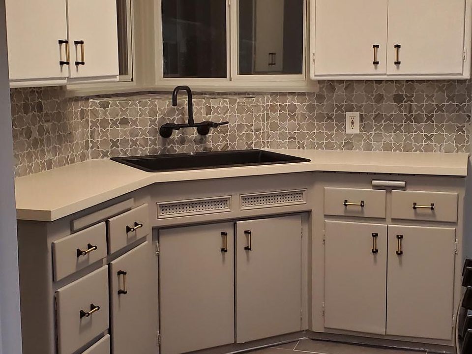 1st image of 614 N Madison Ave #602