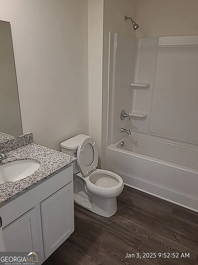 4 bed, 2.0 bath, $2,195 — Photo 3