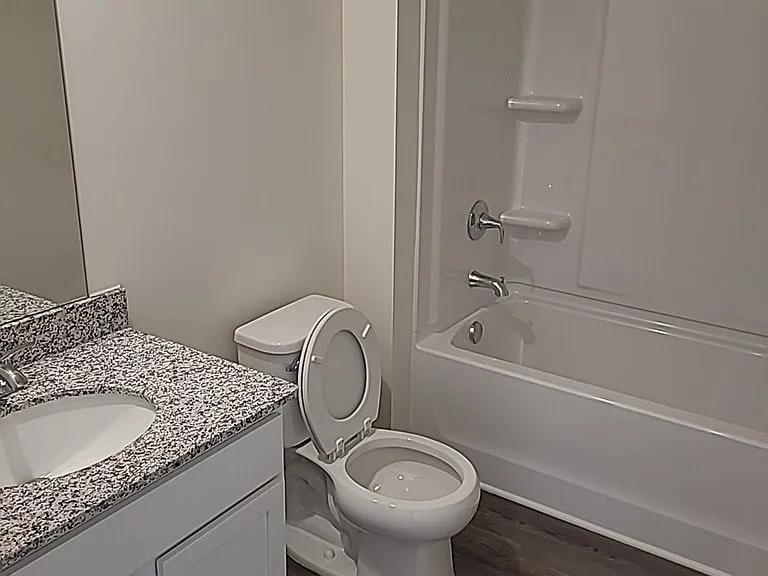 1033 Clifton Ct — Photo 3