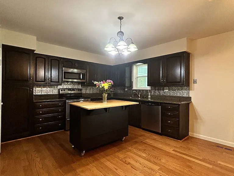 5916 Wells Rd — Photo 8