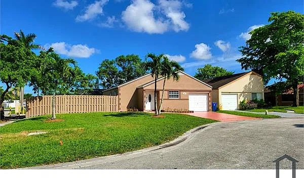 3 bed, 1104 sqft, $3,400 — Photo 1