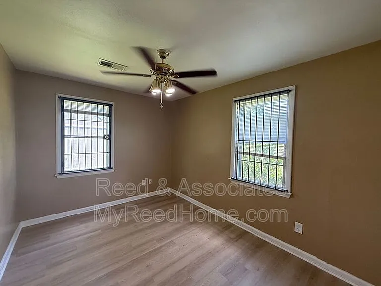 3209 Winslow Rd — Photo 9
