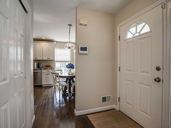 3rd image of 53 Biltmore Cir