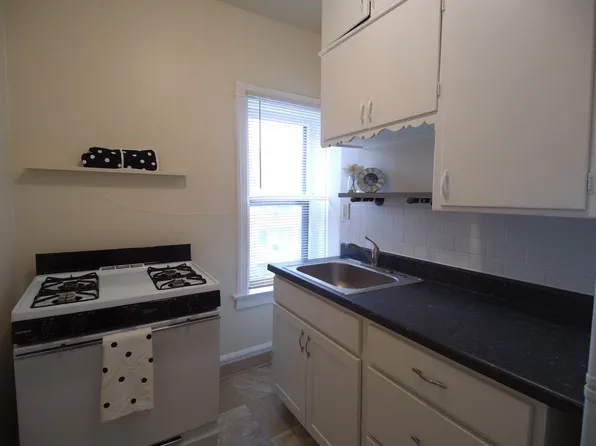 Colleen Anne, 2563 N Farwell Ave #10, Milwaukee, WI 53211