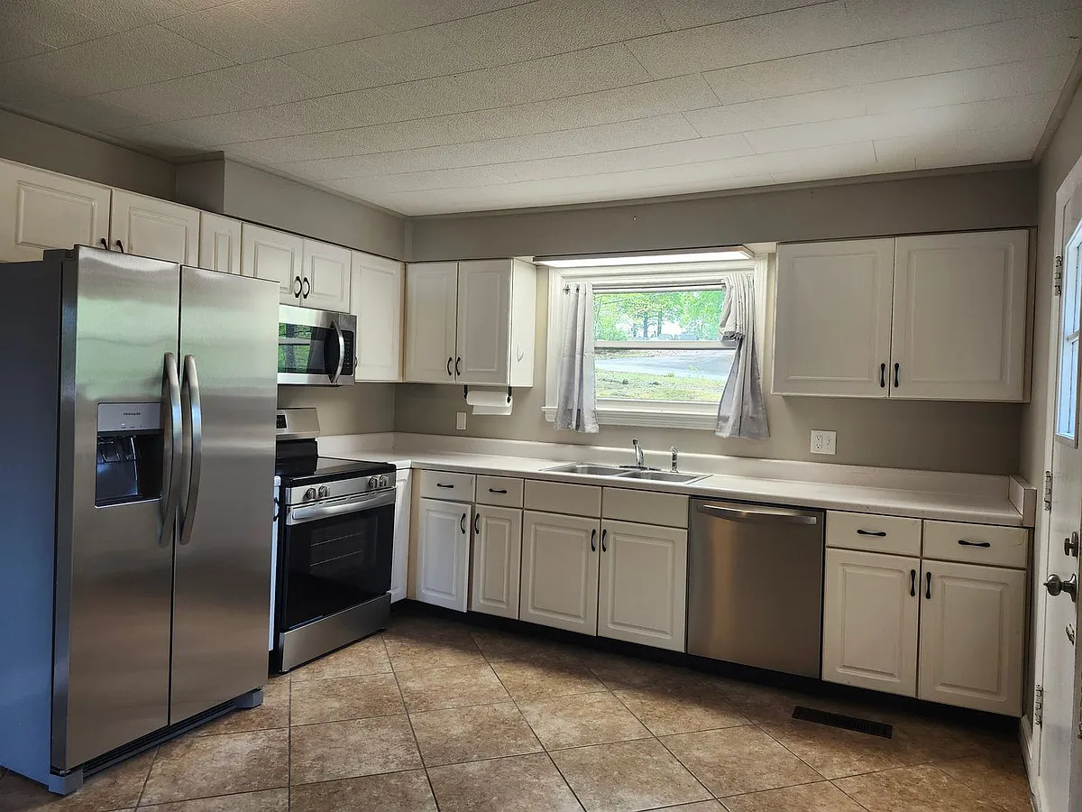 Building Photo - 4106 Belvoir Dr