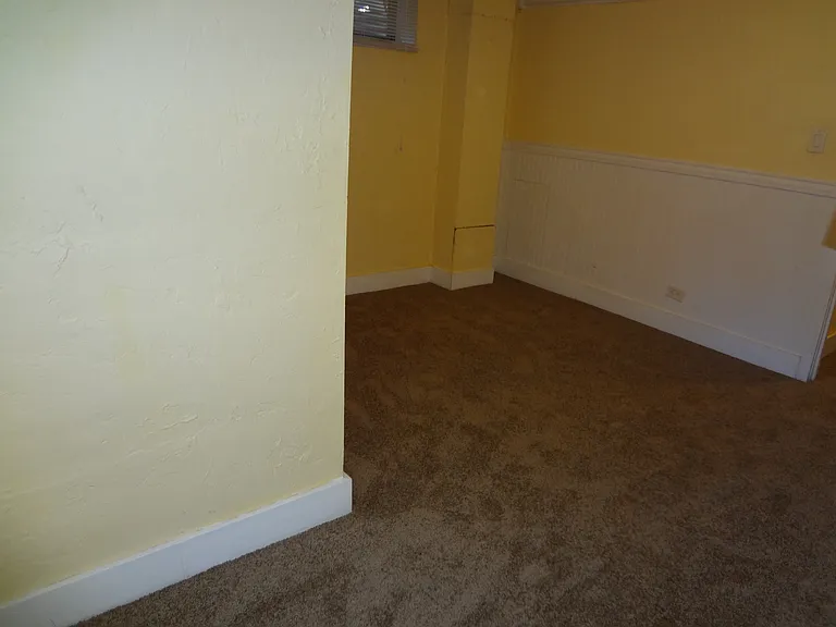 Garden Level 2 Bedroom Apartment right near D.U. — Photo 13