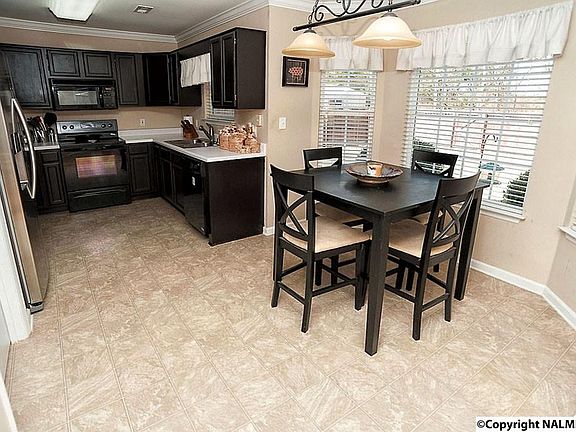 4th image of 5988 Vinemont Dr NW