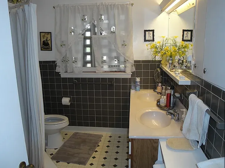 2205 Country Club Dr — Photo 5