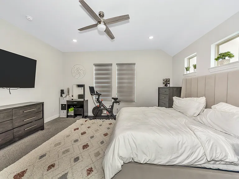 2124 Bailey St — Photo 15
