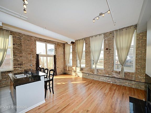 2nd image of 1907 N Milwaukee Ave APT 208