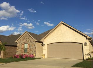 102 Mariner Ln, Maumelle, AR 72113