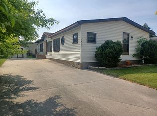 49881 Darlington Ct, Shelby Township, MI