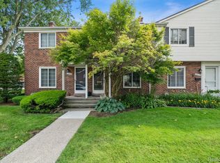 23120 Edsel Ford Ct, Saint Clair Shores, MI