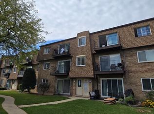 9475 Bay Colony Dr APT 3N, Des Plaines, IL 60016