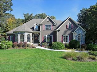 27 Oak Ridge Dr, Newtown, CT 06470