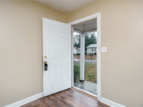 2nd image of 506 26th St E