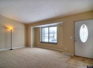 2081 Berwyn Ct SW, Wyoming, MI 49519
