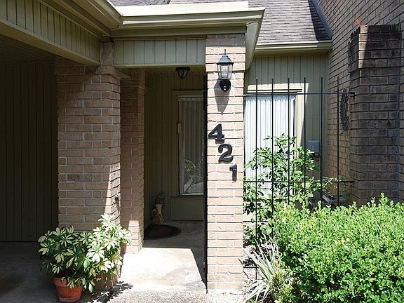 2nd image of 421 E Fair Harbor Ln