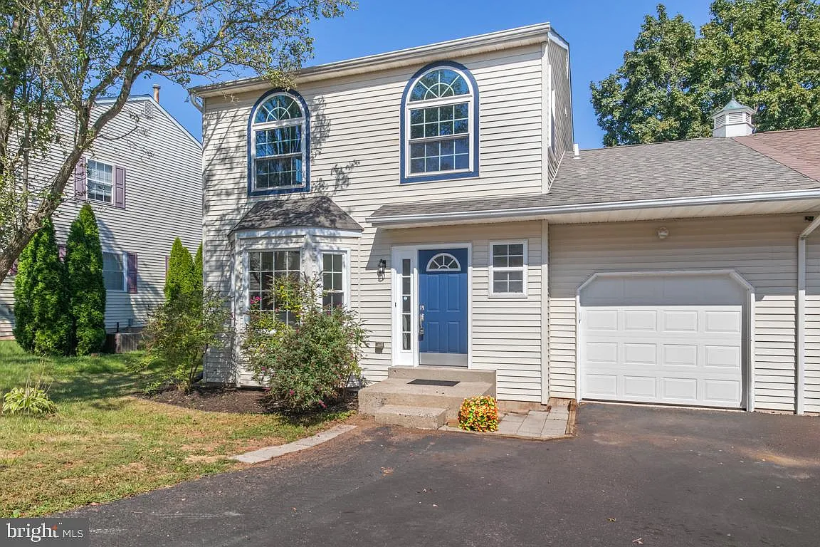303 Aronimink Dr photo 1