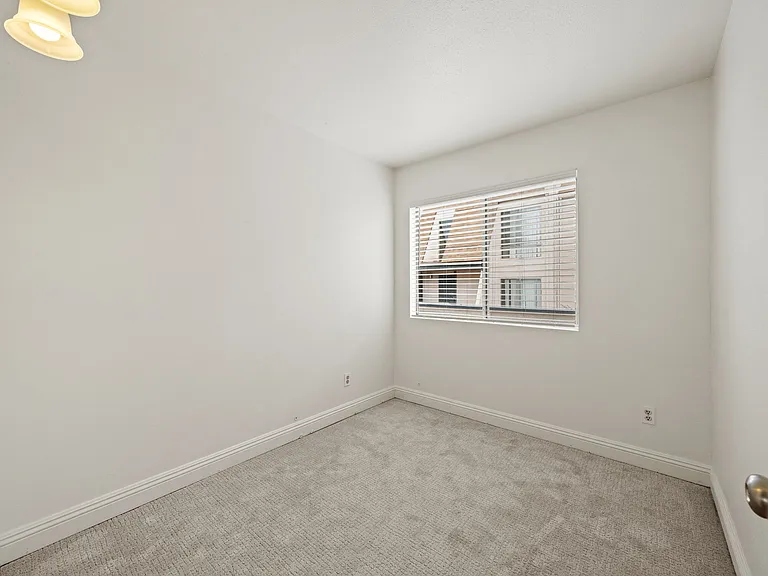 3266 Ashford St #K — Photo 16