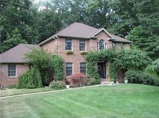 530 Heritage Dr, Milford, MI